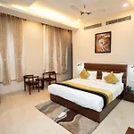 Hotel Radiance Courtyard
