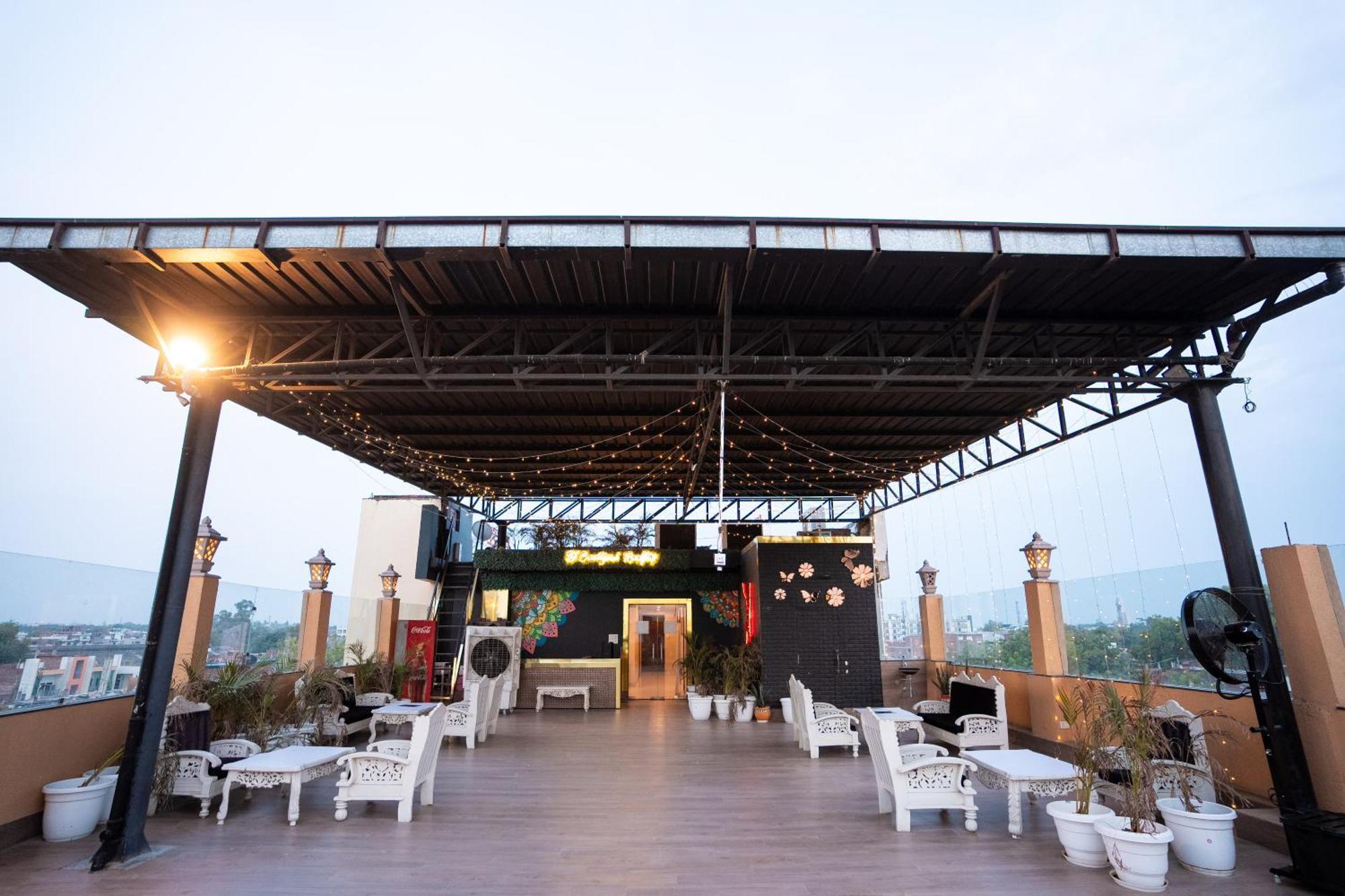 Bed & Breakfast Radiance Courtyard *